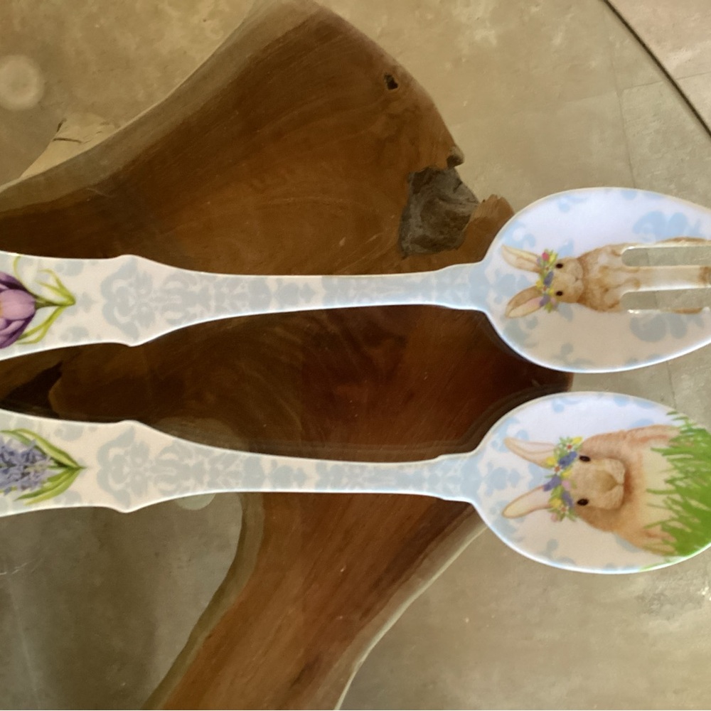 Rachel Ashwell Melamine BUNNY RABBIT Salad
Servers Easter Spring "The Prairie"